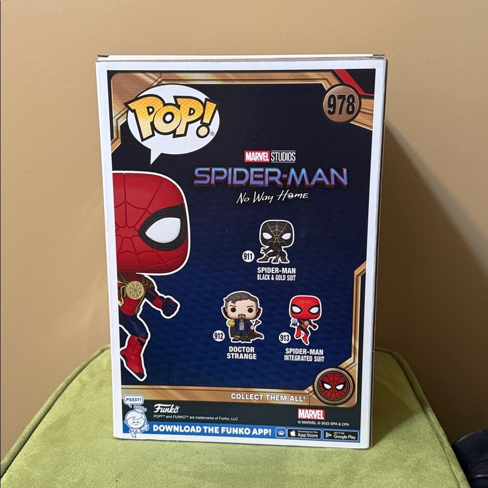 Funko Pop! Jumbo Spider-Man Integrated Suit - Picture 5 of 8